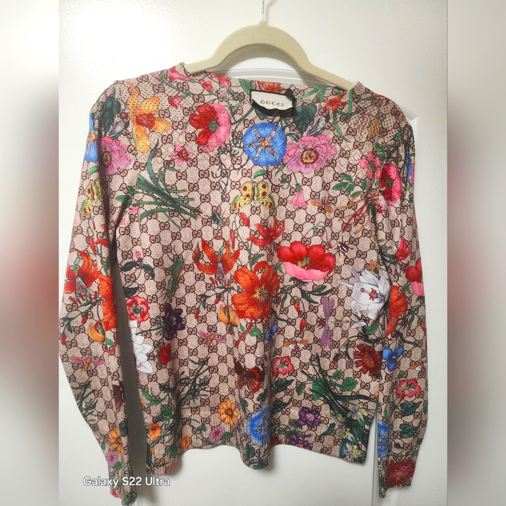 Gucci Red and Pink Crew Neck Sweater Artistic Design